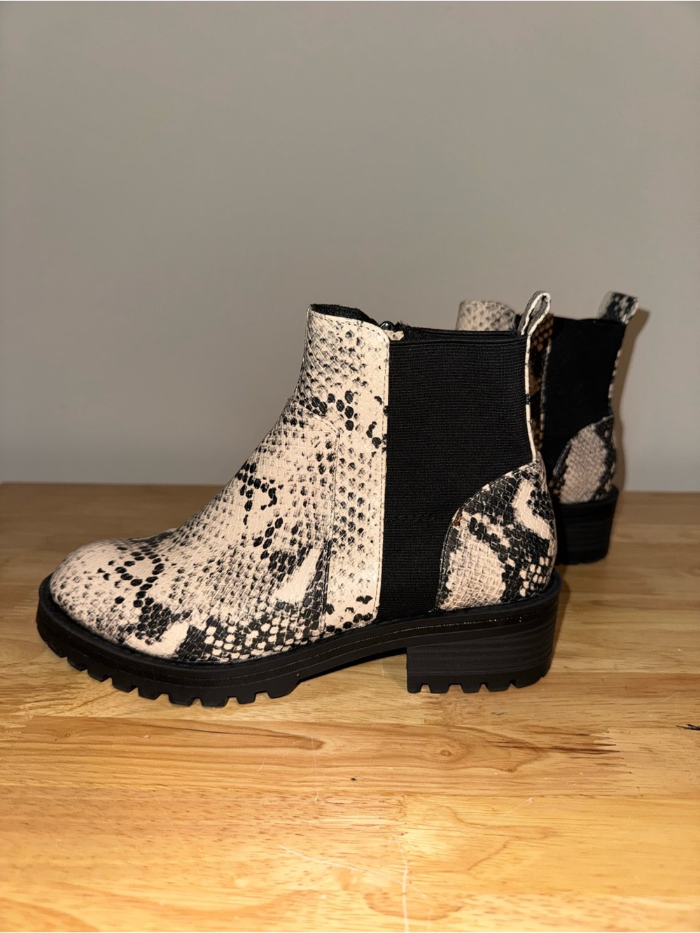 Women's Snake Print Chelsea Ankle Boots - Cream & Black Universal Thread Sz 6.5